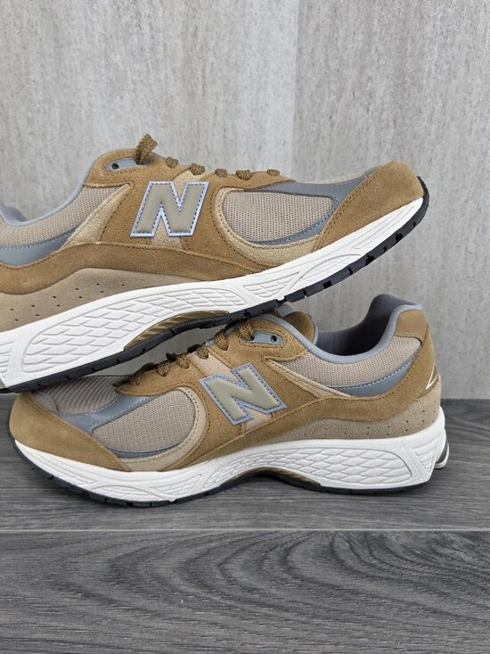 Athletic_Shoes